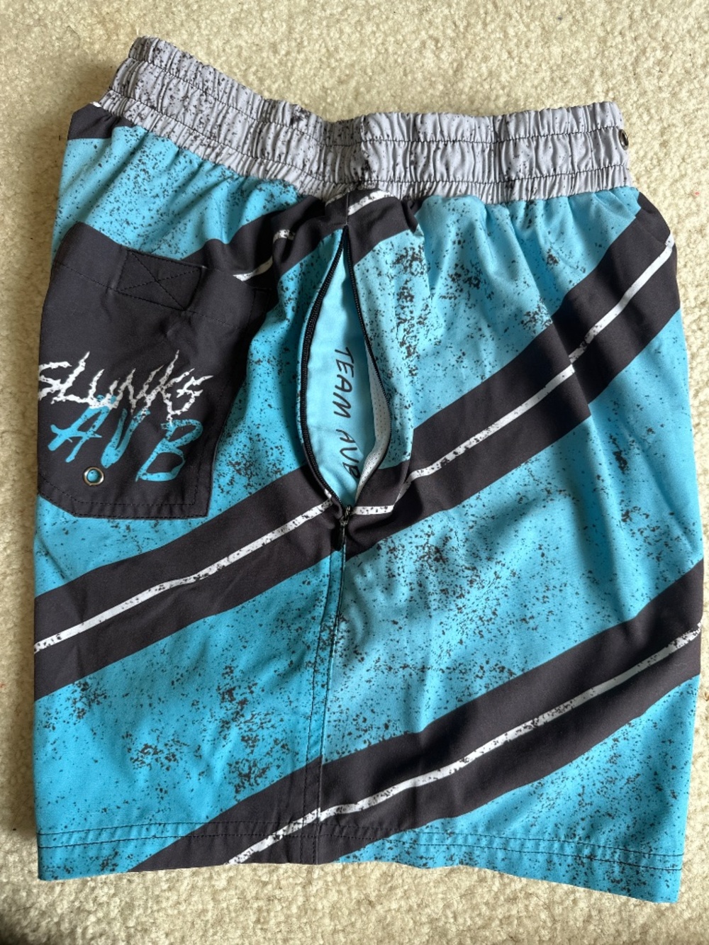 Slunks - Picture 2 of 2